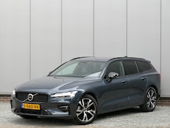 Volvo V60 - 2.0 B4 AUT Plus Dark 12 MND garantie Leer / Trekhaak / Apple carplay & Android auto
