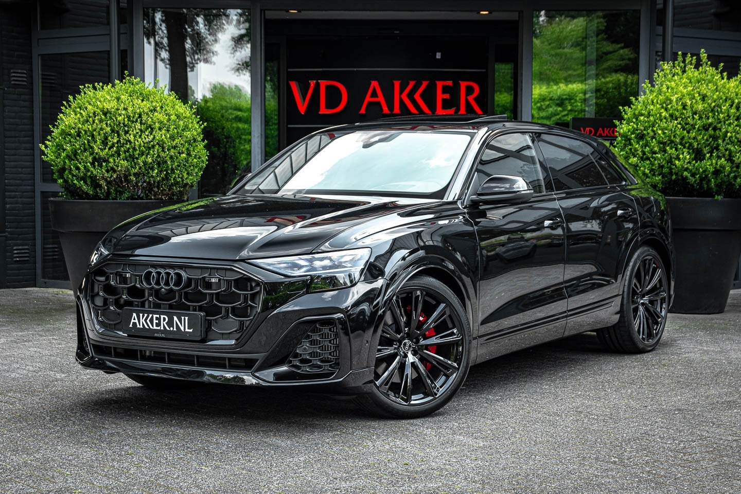 Audi Q8 - 60 TFSIe Quattro Massage | 23 Inch | Head-up | Garantie 2029 | 490 pk - AutoWereld.nl