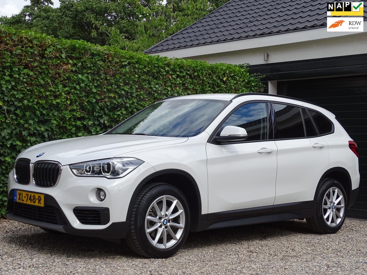 BMW X1 - SDrive18i Executive | Automaat | LED | Navigatie | Dealeronderhouden - AutoWereld.nl
