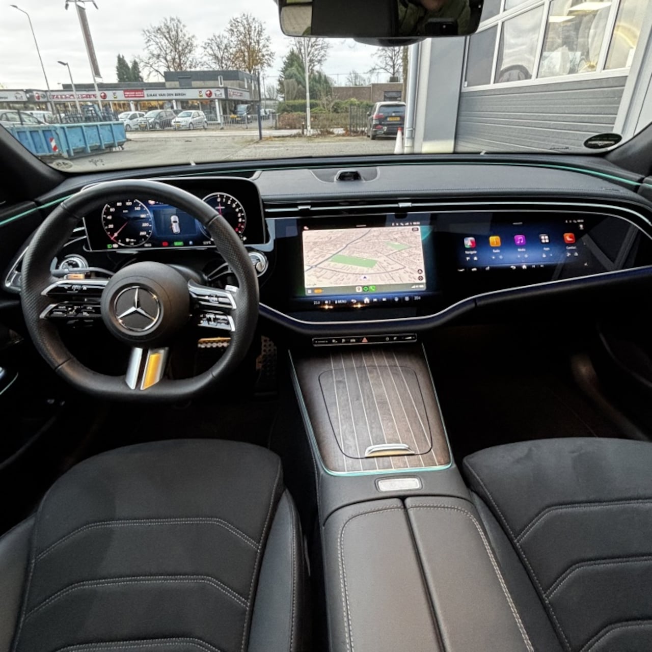 Mercedes-Benz E-klasse Estate - 300 e AMG *Apple Carplay/Android,elektrisch glazen panorama-dak* - AutoWereld.nl