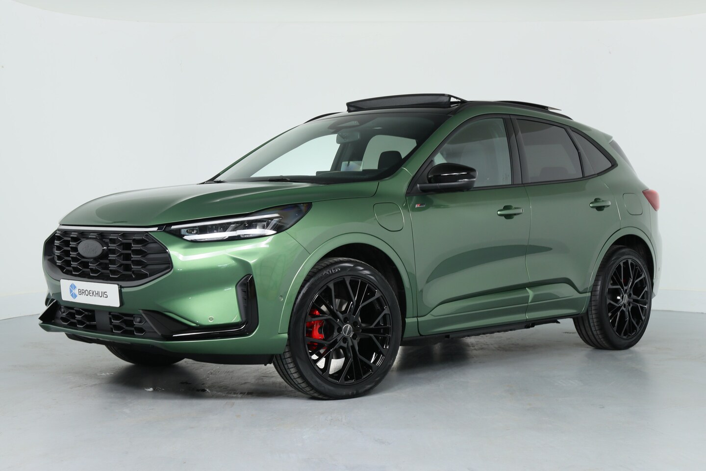 Ford Kuga - 2.5 PHEV ST-Line X | besteld | Black Pack | Panoramadak | Trekhaak Wegkl. | Winter pack | - AutoWereld.nl