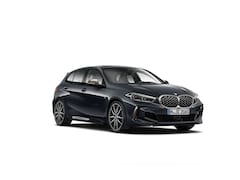 BMW 1-serie - M135i xDrive | Live Cockpit | Panorama | Schaalstoelen | Memory | H&K | Head-Up | 19"LM |