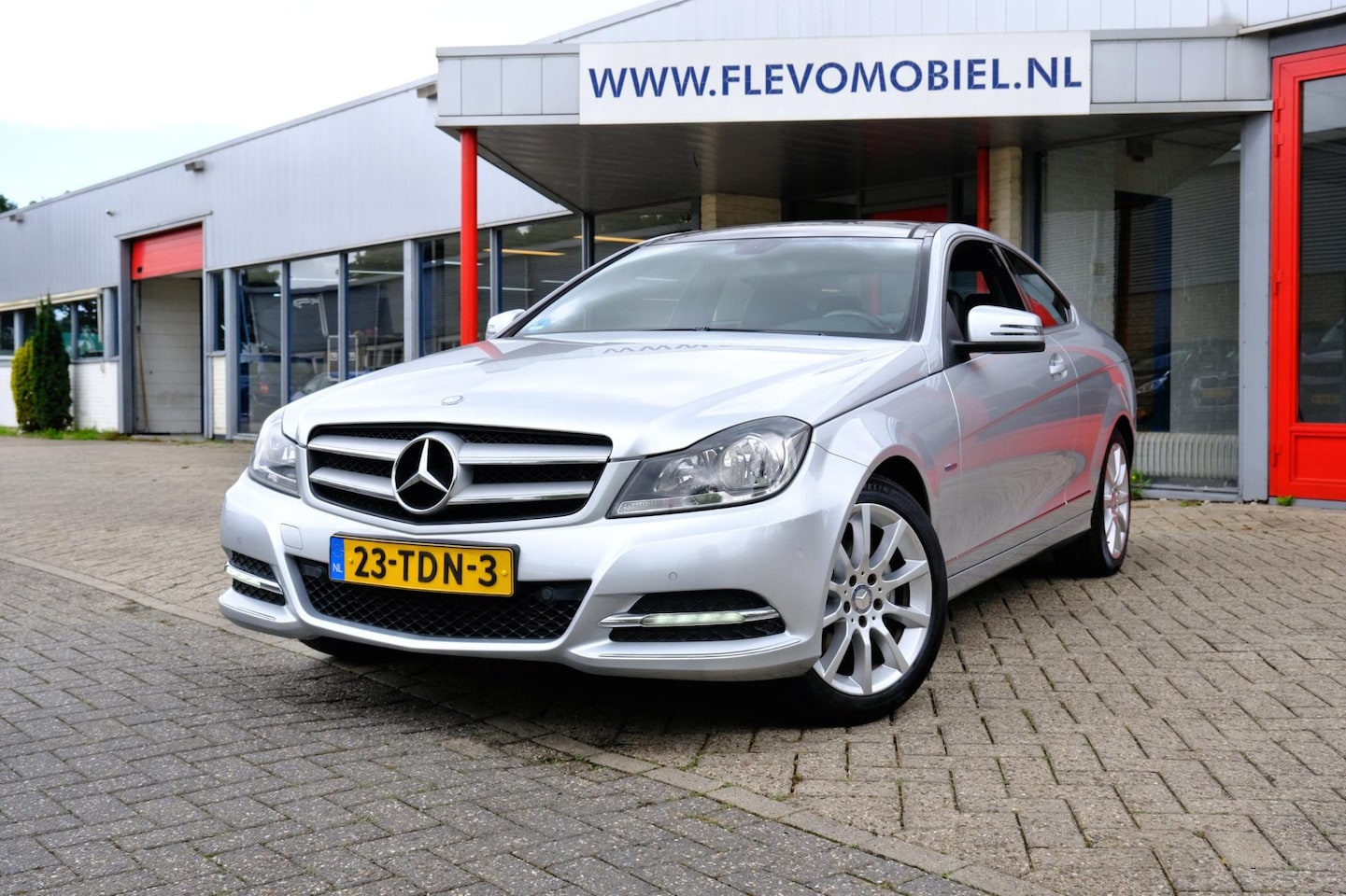 Mercedes-Benz C-klasse Coupé - 180 Aut. Pano|Leder|Navi|LMV|PDC - AutoWereld.nl