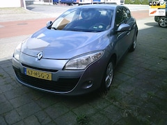 Renault Mégane - 1.6 Dynamique airco 5 deurs 151 dkm nap