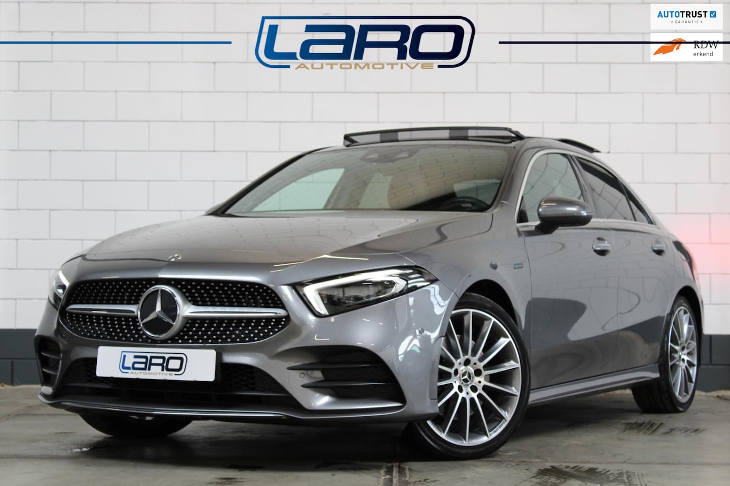 Mercedes-Benz A-klasse - 250 e AMG Limousine | Pano Memory Burmester 360° Cam Multibeam Sfeer Keyless - AutoWereld.nl