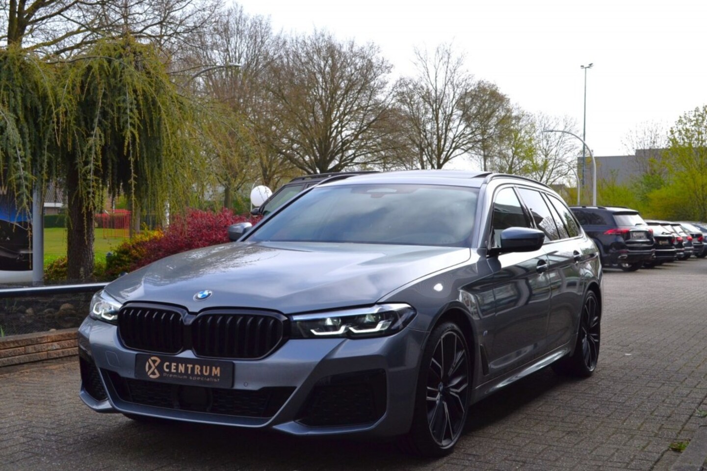 BMW 5-serie - 530d xDrive M-Sport / Pano / standkachel / vol - AutoWereld.nl