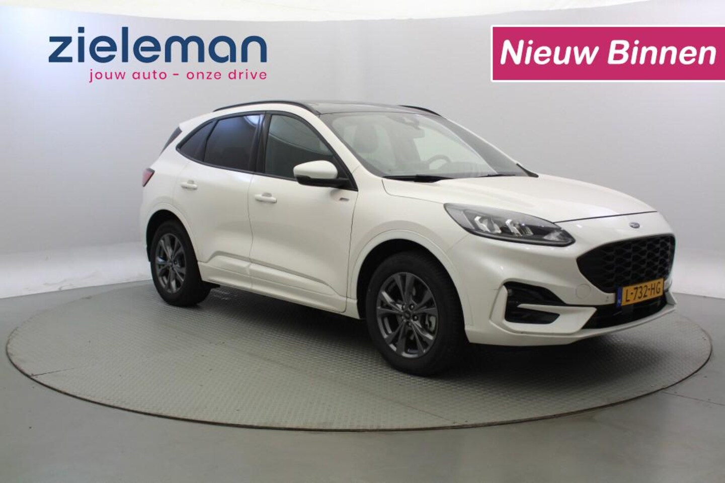 Ford Kuga - 2.5 PHEV ST-LINE Automaat - Panorama, Camera, Carplay - AutoWereld.nl