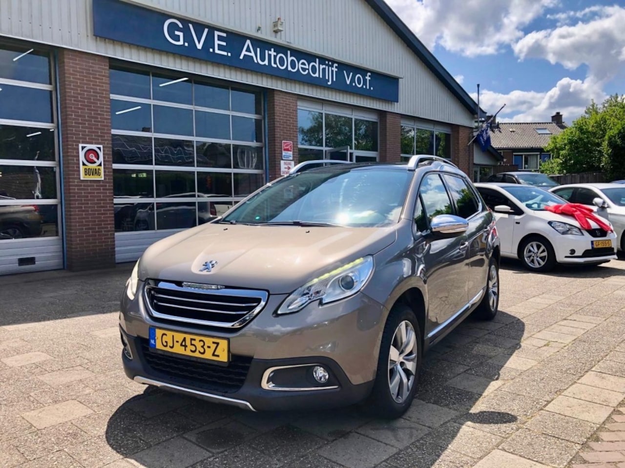 Peugeot 2008 - 1.2 PureTech Allure 1.2 PURETECH ALLURE - AutoWereld.nl