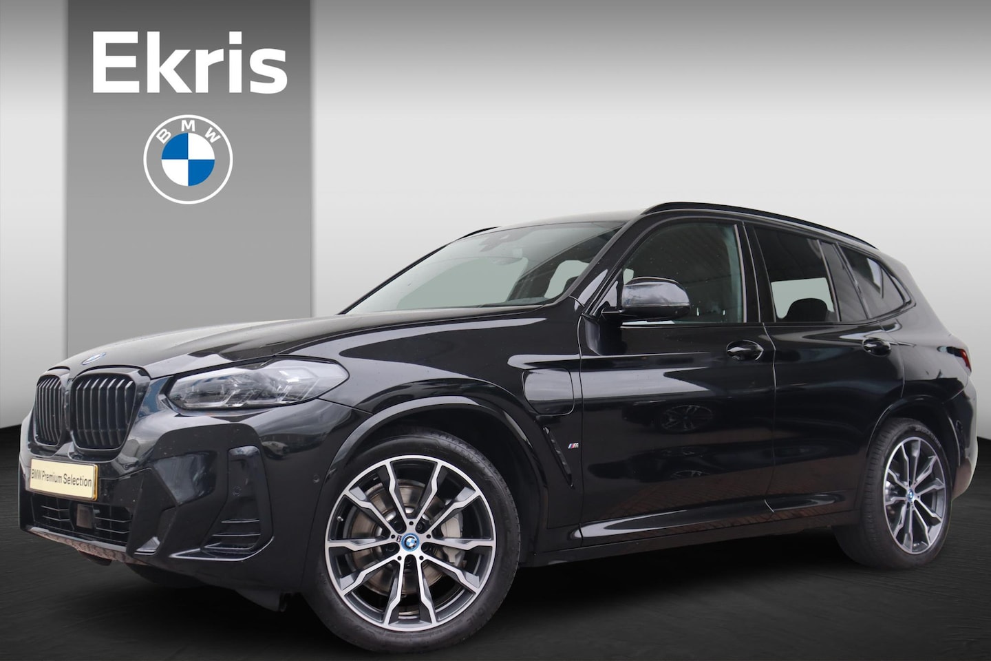 BMW X3 - xDrive30e High Executive M Sportpakket/ 20''LMV/ Comfort Access/ panoramadak/ Sportstoelen - AutoWereld.nl