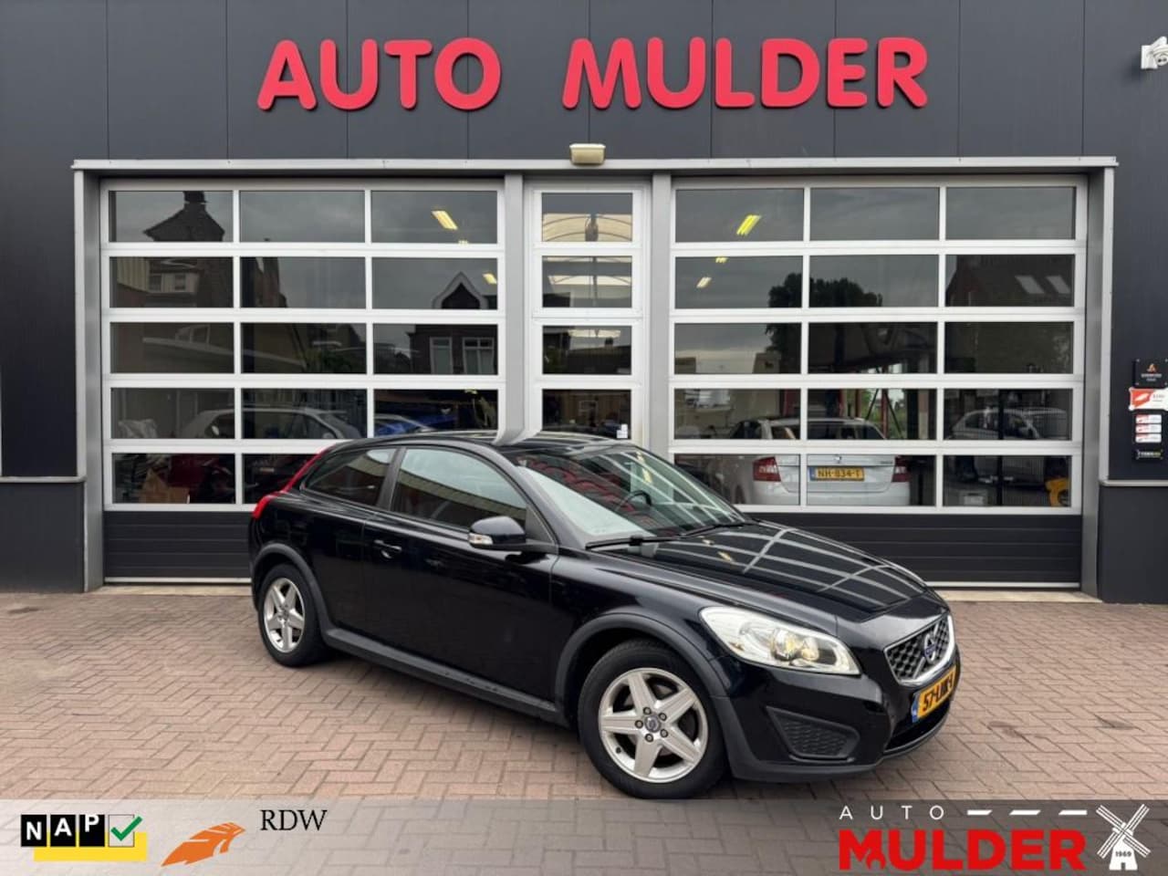 Volvo C30 - 2.0 KINETIC / AIRCO / CRUISECONTROL / NAP! / TREKHAAK / RIJKLAAR! - AutoWereld.nl