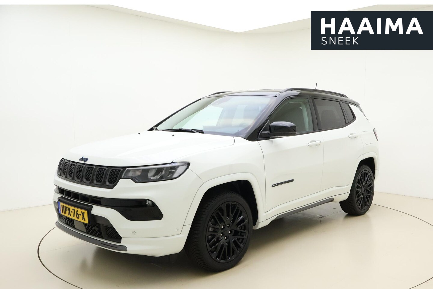 Jeep Compass - 4xe 240 Plug-in Hybrid Electric S Automaat | Navigatie | Lederen bekleding | Camera | Keyl - AutoWereld.nl