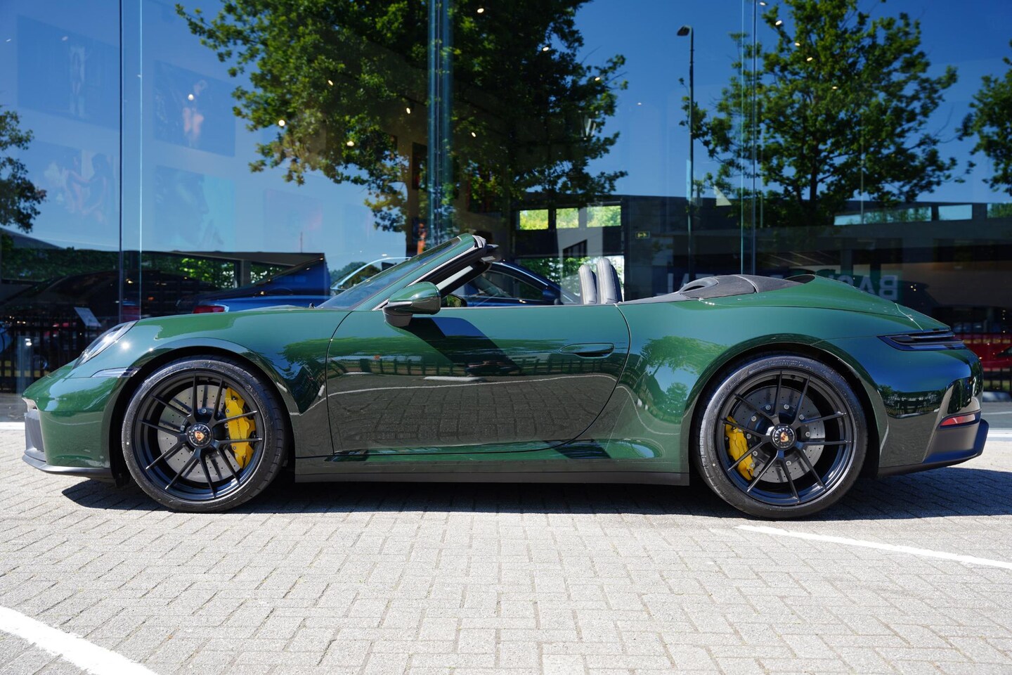 Porsche 911 Cabrio - 992.2 Carrera GTS GERESERVEERD - AutoWereld.nl