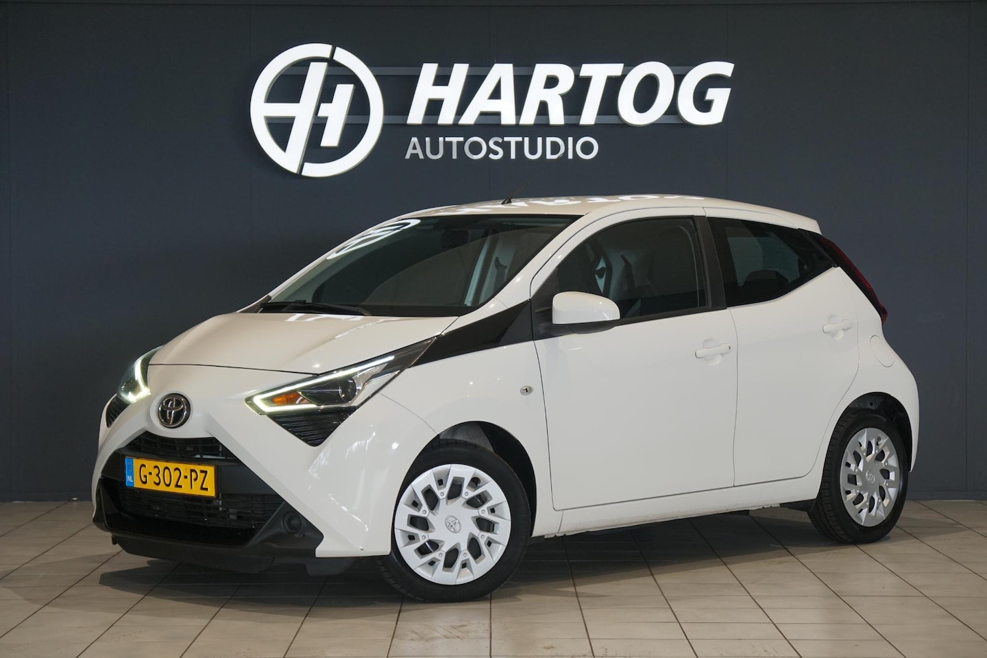 Toyota Aygo - 1.0 VVT-i x-play limited + CAMERA / APPLE CARPLAY - AutoWereld.nl