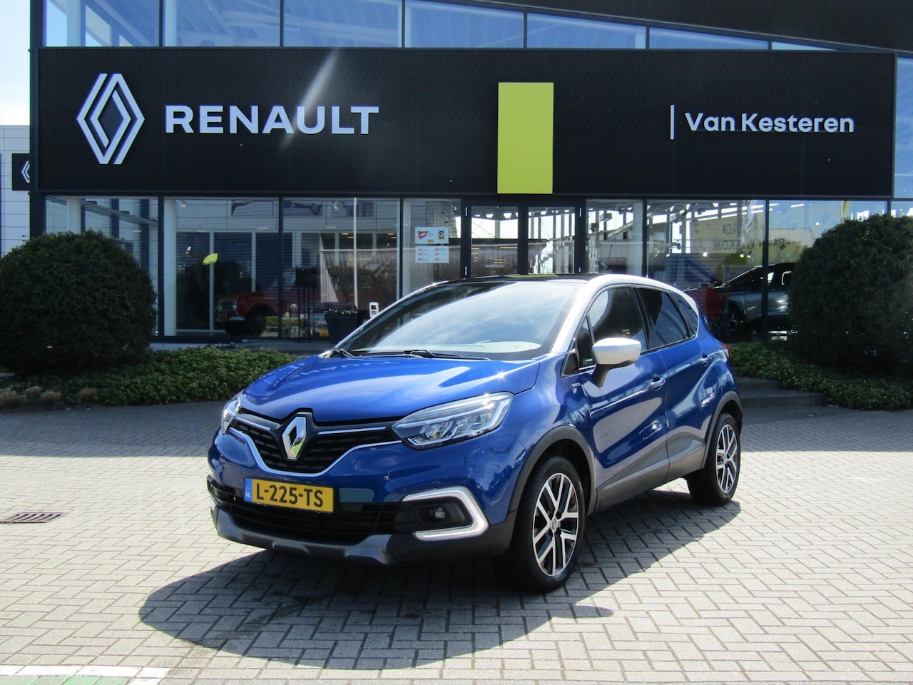 Renault Captur - TCe 150pk EDC GPF Version S / Panoramadak / Navigatie / Camera - AutoWereld.nl