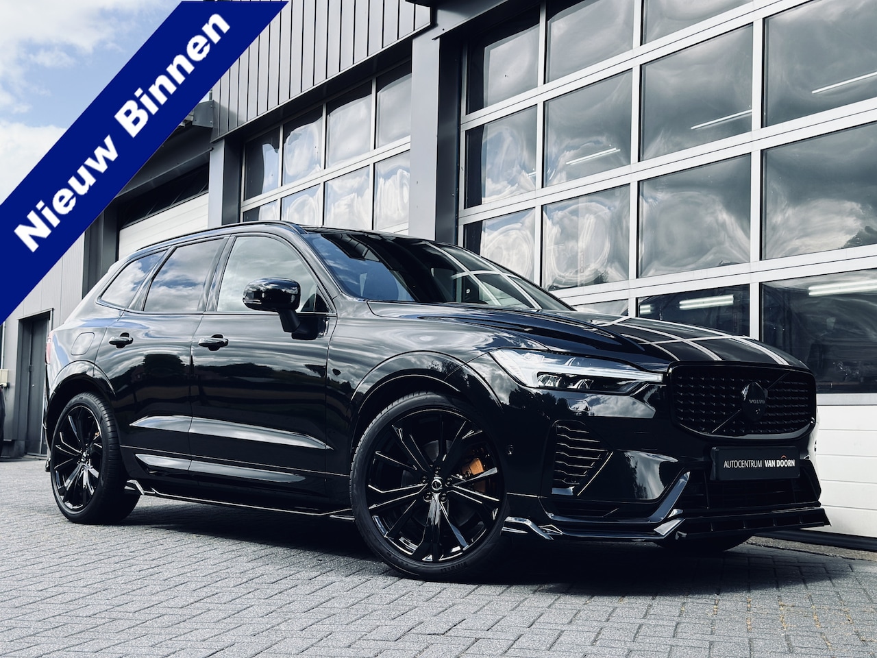 Volvo XC60 - 2.0 T8 Hybrid | AWD | Dark Label | Panodak | Stoelverw/ventilatie | Luchtvering | 21" | Ad - AutoWereld.nl
