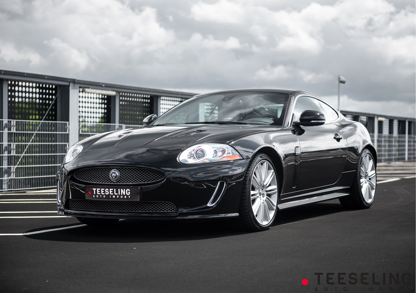 Jaguar XKR - 5.0 V8 S/C Coupé | Bowers & Wilkins - AutoWereld.nl