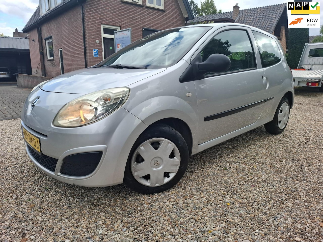 Renault Twingo - 1.2 Authentique airco nwe APK boekjes etc - AutoWereld.nl