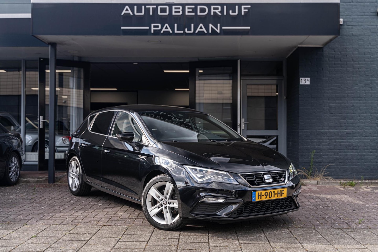 SEAT Leon - 1.5 TSI FR Ultimate Edition 1.5 TSI FR Ultimate Edition, DSG, VIRTUAL, BEATS, KEYLESS, CRUISE - AutoWereld.nl