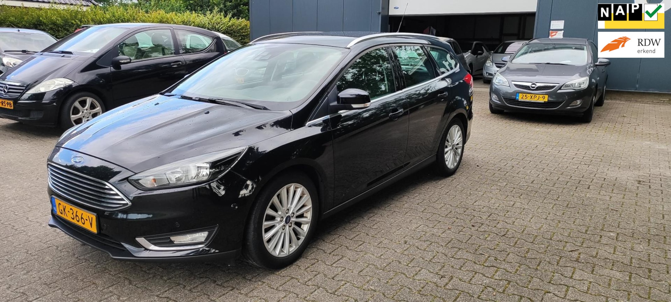 Ford Focus Wagon - 1.5 Titanium Edition bj 2015 airco/navi - AutoWereld.nl