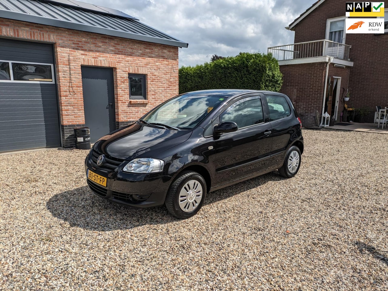Volkswagen Fox - 1.2 Trendline >>LAGE ORIGINELE KMSTAND<< - AutoWereld.nl