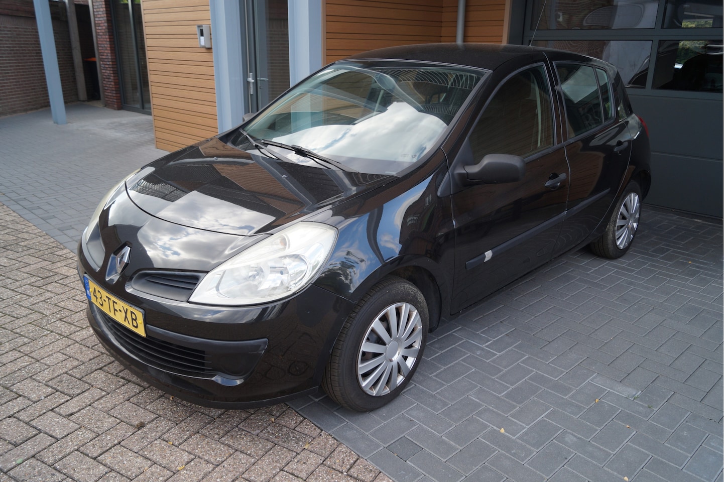 Renault Clio - 1.2-16V Dynamique Comfort | Airco | 5 drs - AutoWereld.nl