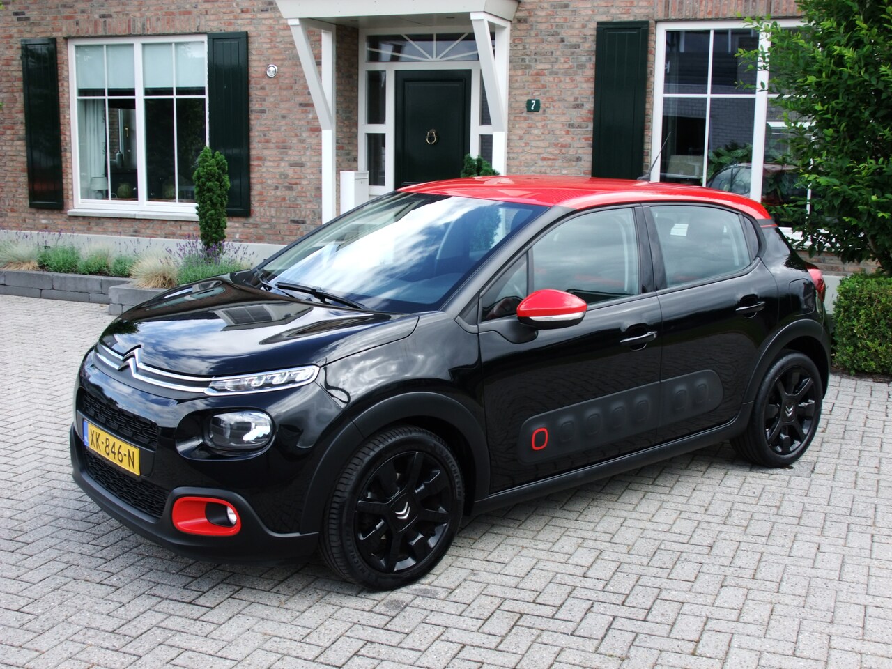 Citroën C3 - 1.2 PureTech S&S Shine 1.2 PureTech S&S Shine , Camera , Lane-assist , Carplay , Cruise-control enz. - AutoWereld.nl