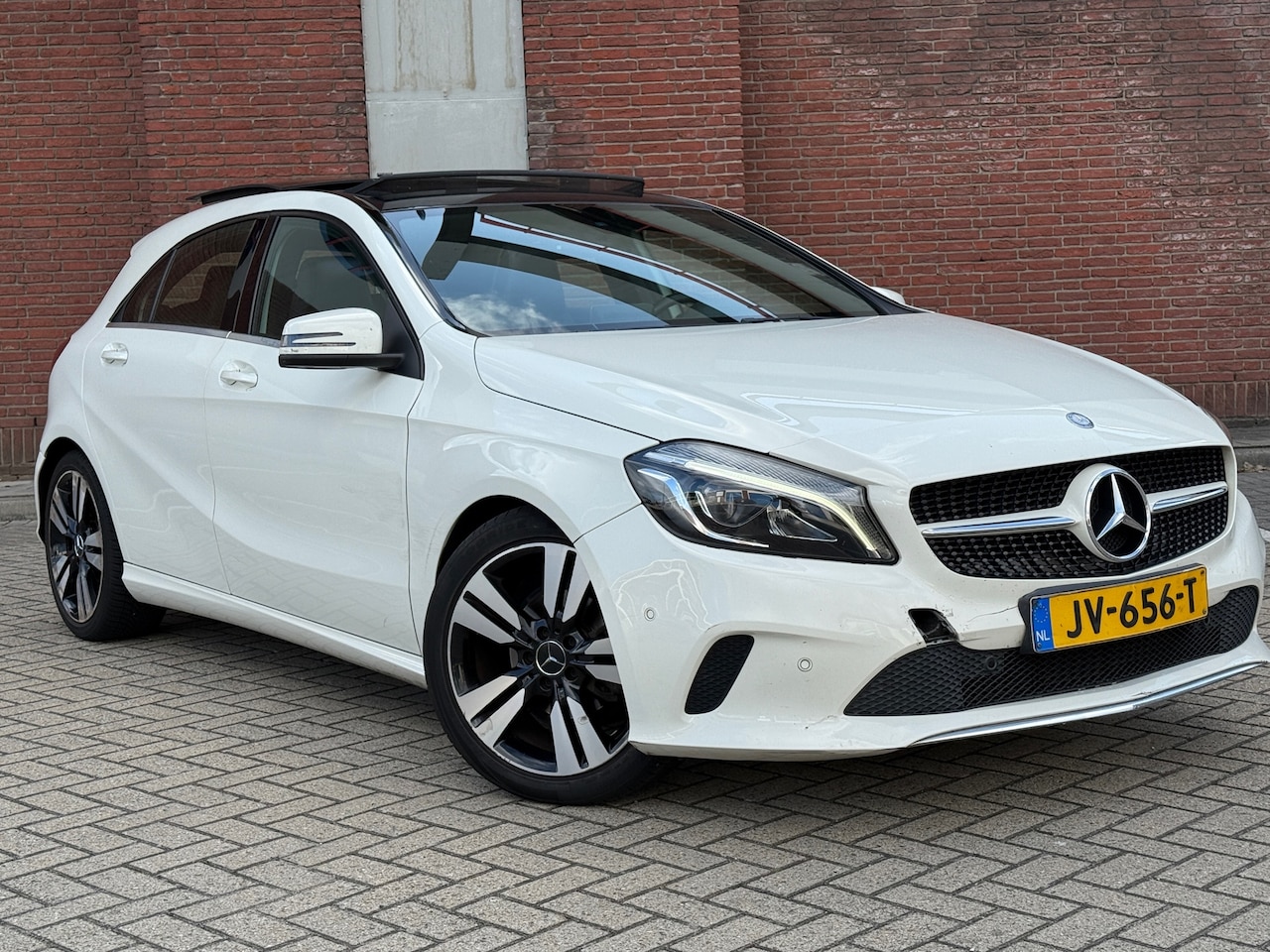 Mercedes-Benz A-klasse - 180 d|AUTOMAAT|PANNO|LEDER|NAVI|FULL - AutoWereld.nl