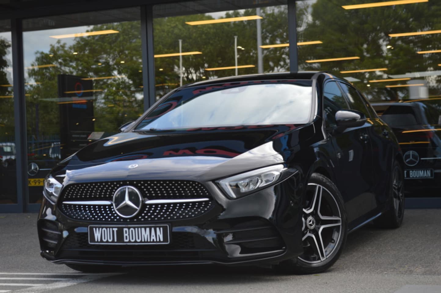 Mercedes-Benz A-klasse - 180 AMG Led Panorama Widescreen Sfeer Camera Night Pdc - AutoWereld.nl