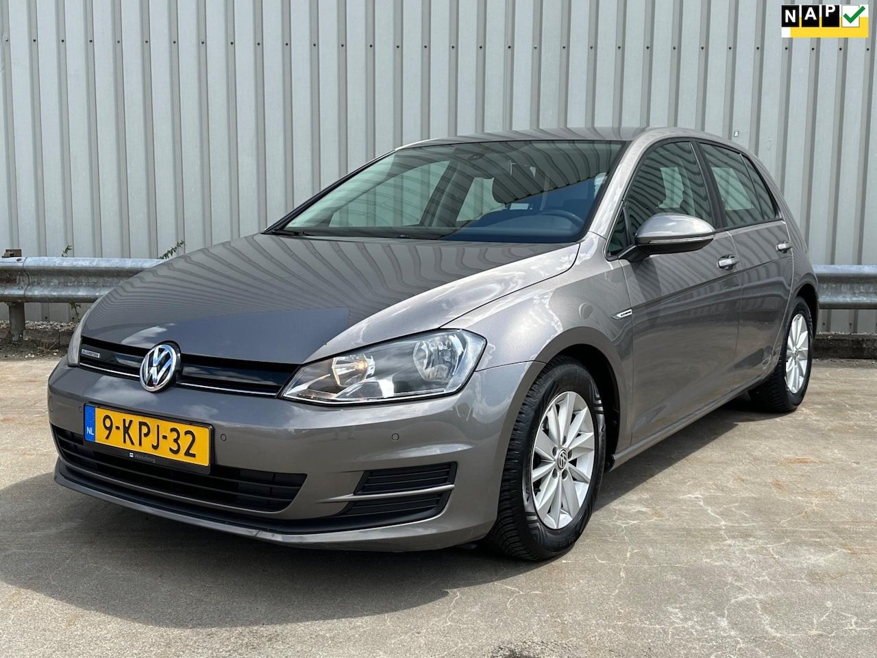 Volkswagen Golf - 1.6 TDI Comfortline BlueMotion [1e eigenaar NAP PDC] - AutoWereld.nl
