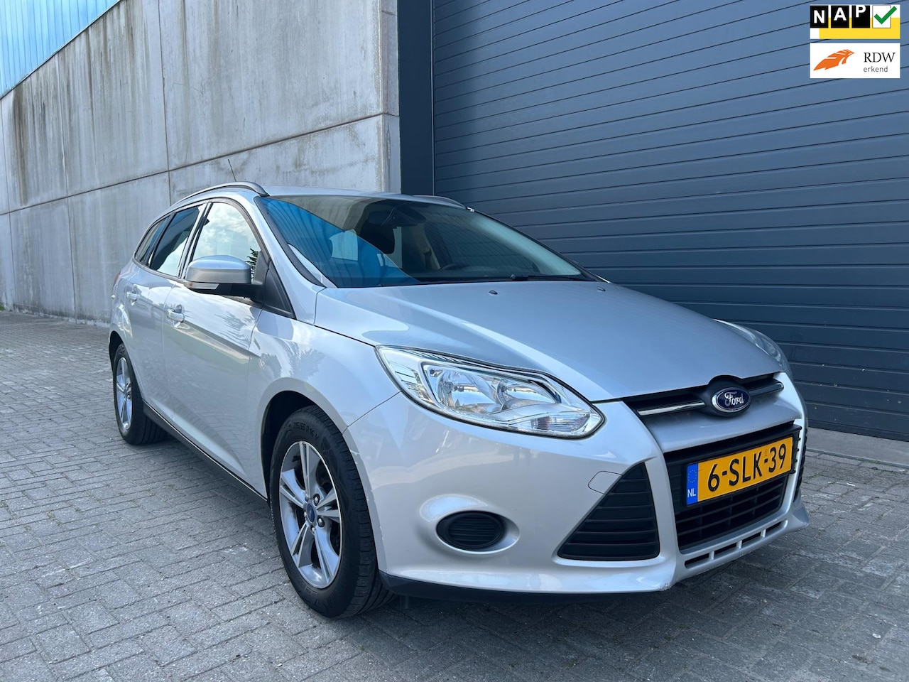 Ford Focus Wagon - 1.0i EcoBoost Edition NAVI CLIMA PDC NAP - AutoWereld.nl