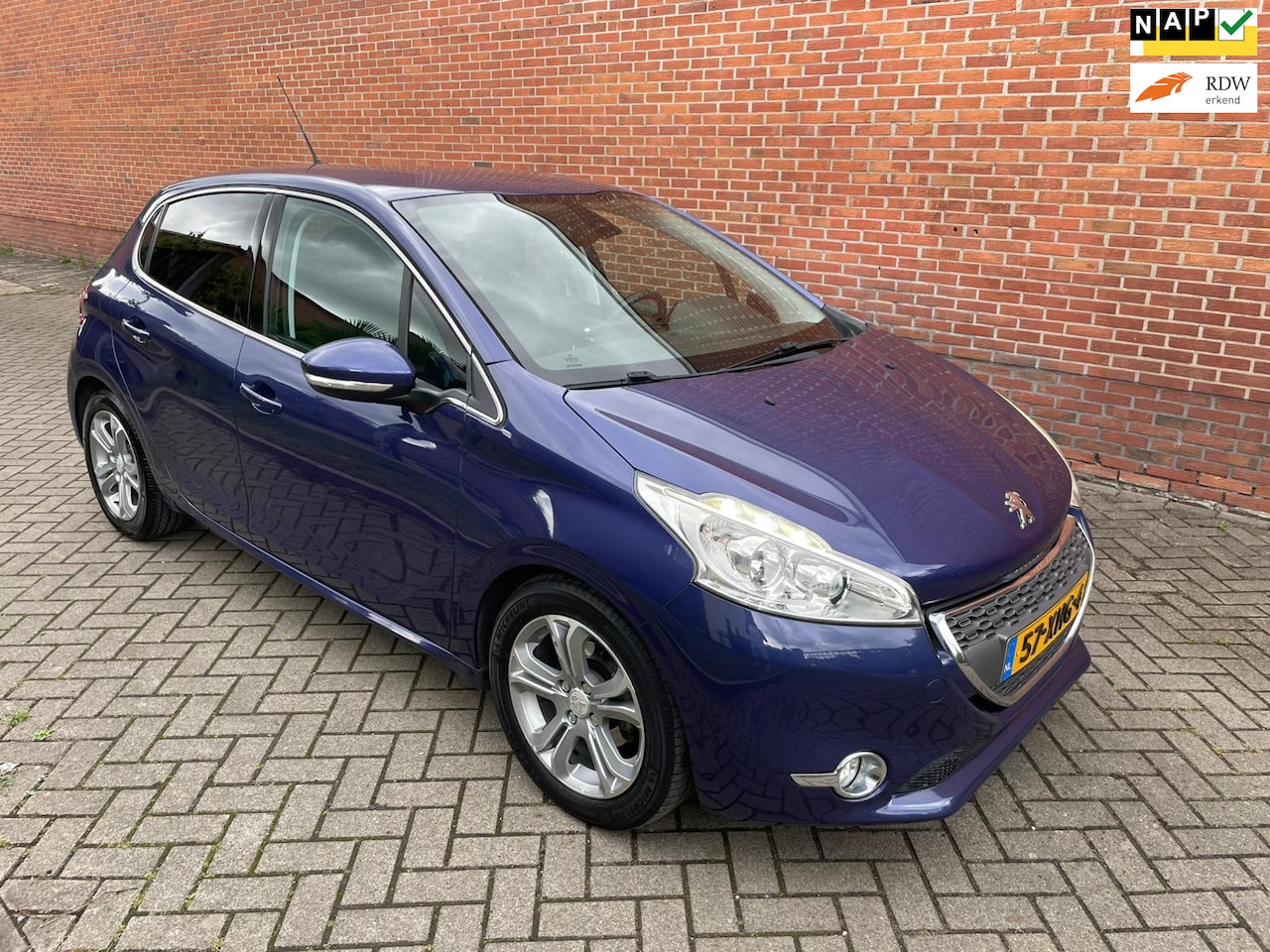 Peugeot 208 - 1.4 VTi Allure Navi Cruise Pdc - AutoWereld.nl