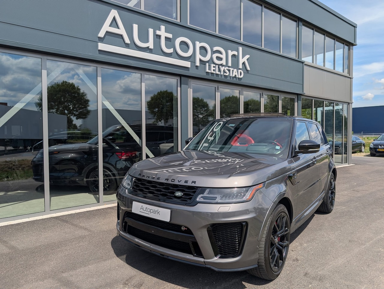 Land Rover Range Rover Sport - Land Rover Range Rover Sport 5.0 V8 576pk SC SVR Carbon-edit - AutoWereld.nl