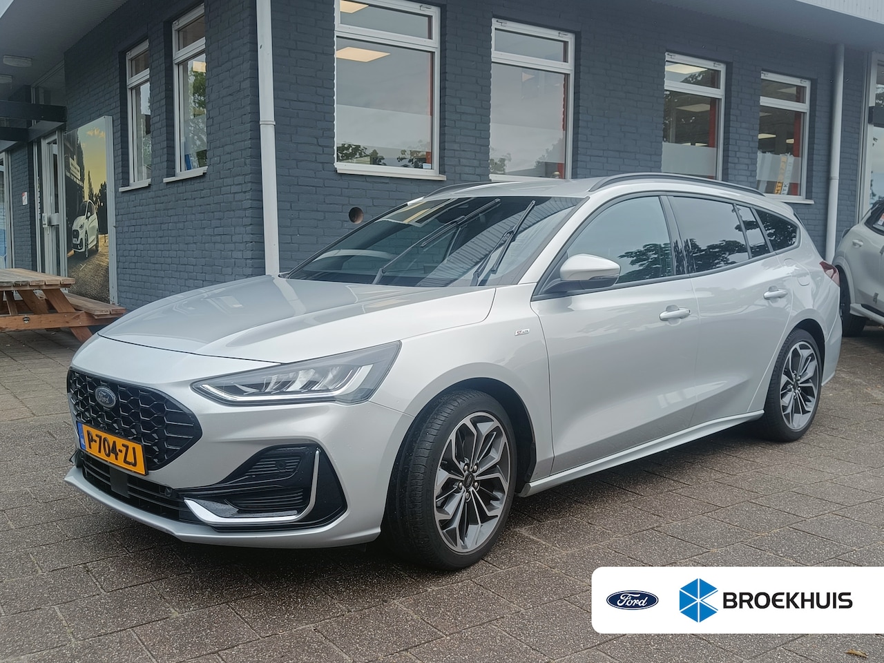 Ford Focus Wagon - 1.0 EcoBoost ST Line Vignale | Sync 4 | Winter Pakket | 18 Inch | Leder | Apple Carplay/An - AutoWereld.nl