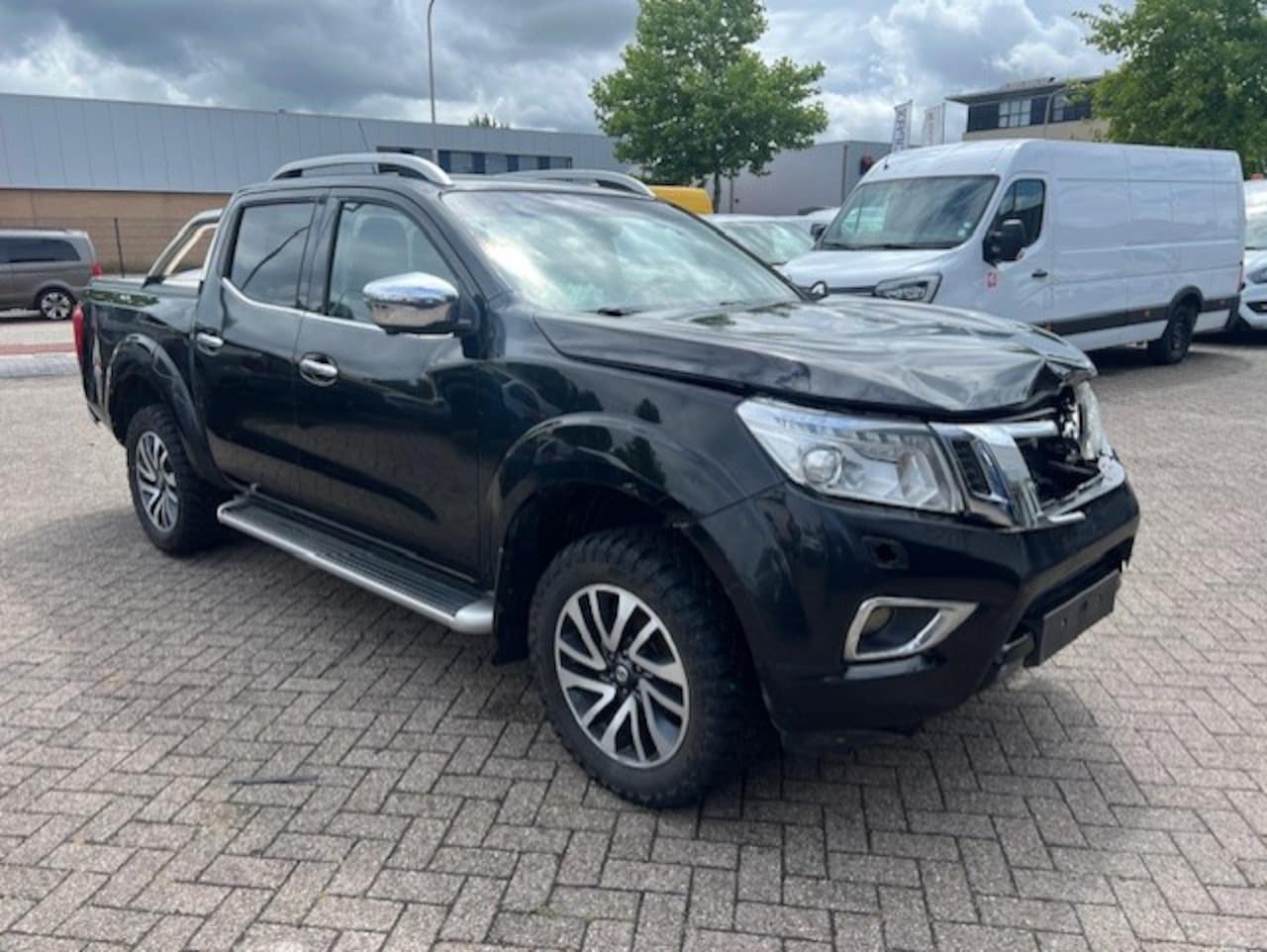 Nissan Navara - 2.3 dCi 140KW Double Cab 5P KLIMA NAVI CAM 4WD - AutoWereld.nl