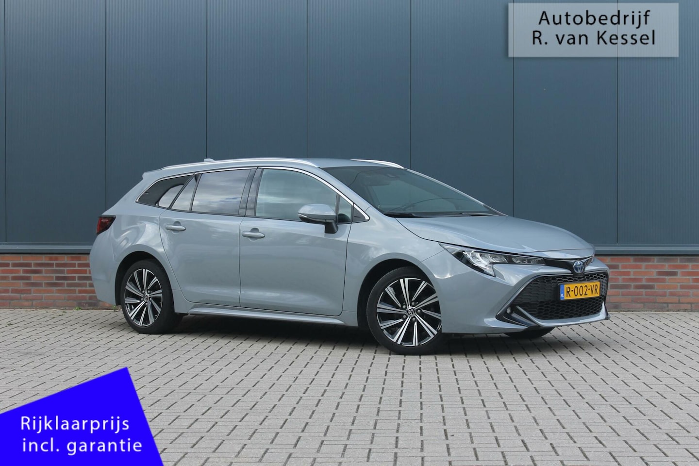 Toyota Corolla Touring Sports - 1.8 Hybrid Dynamic I Luxe! I Trekhaak I NL-auto - AutoWereld.nl