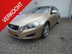 Volvo V60 - 2.4 D5 Summum Automaat