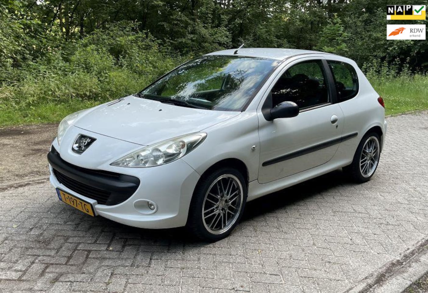Peugeot 206 - Nieuwe APK Inruil is mogelijk - AutoWereld.nl