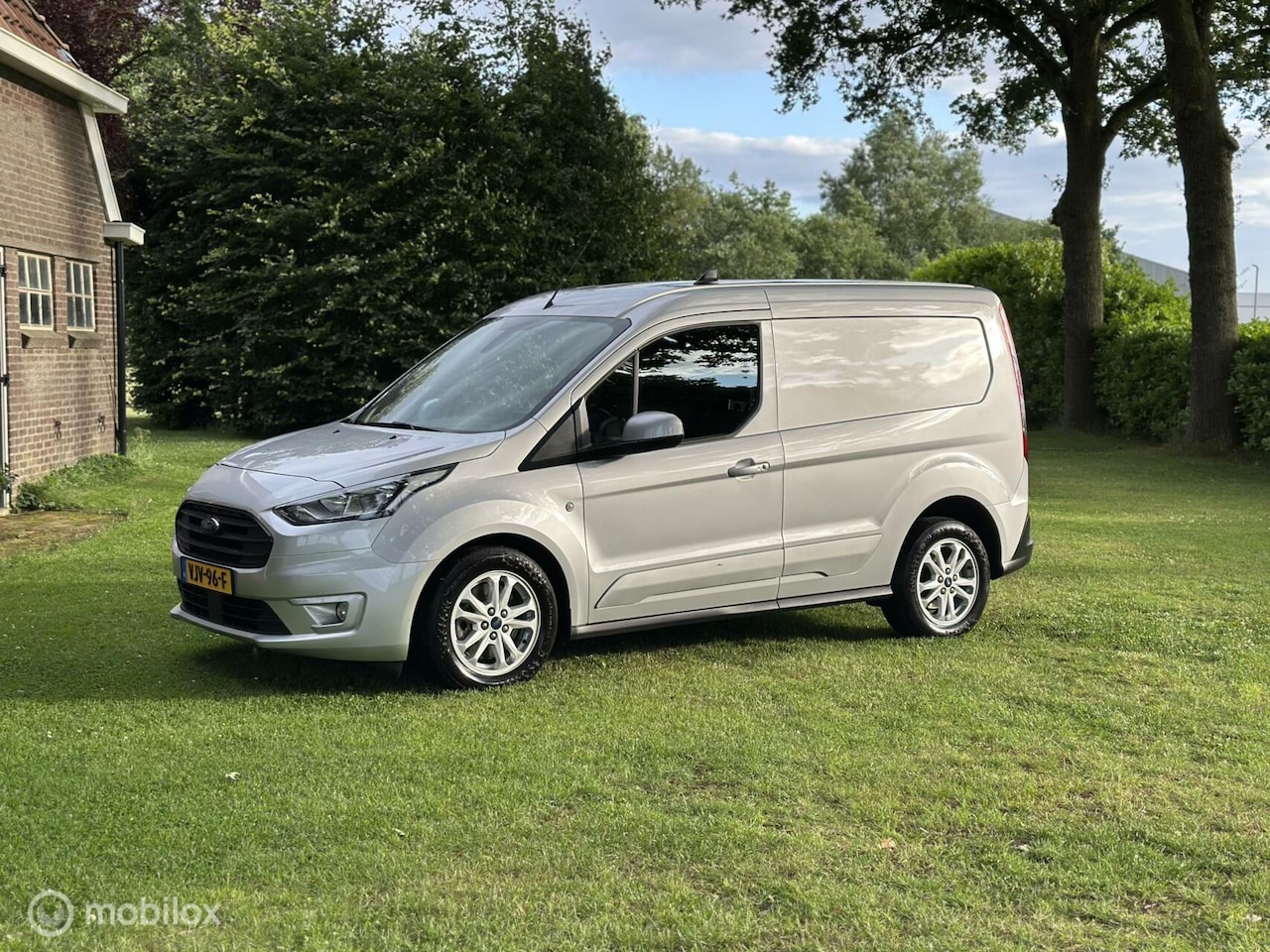 Ford Transit Connect - 1.5 EcoBlue Limited 120pk AUTOMAAT zgan - AutoWereld.nl