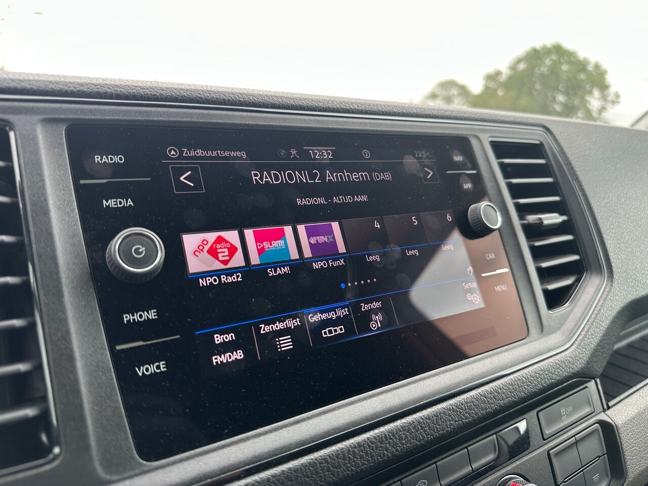Volkswagen Crafter - Bakwagen 35 2.0 TDI Laadklep, Zijdeur, Carplay, Cruisecontrol