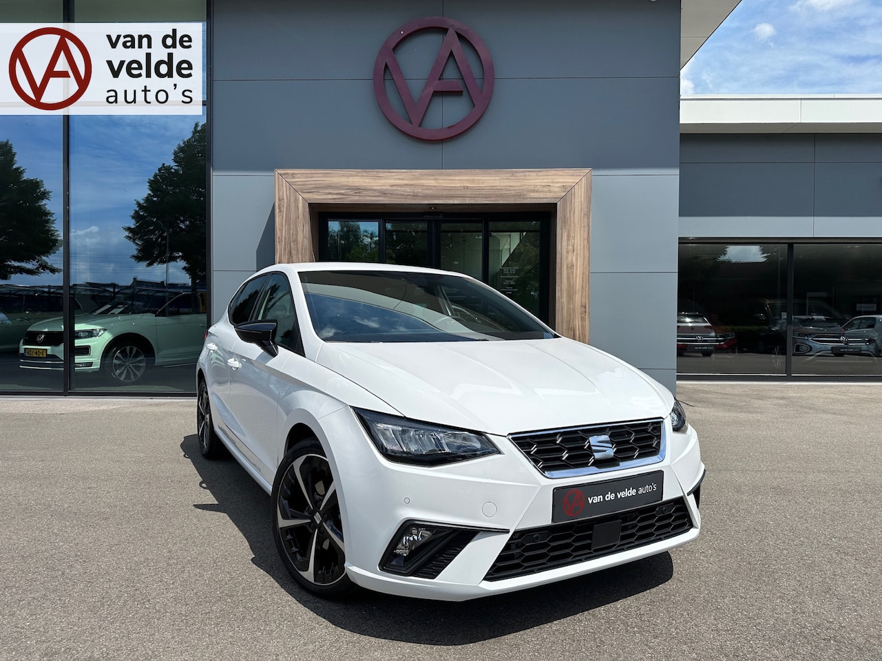 SEAT Ibiza - 1.0 EcoTSI 116pk DSG FR | Led | 18 inch | Camera | Carplay | Adapt. Cruise | Keyless | Rij - AutoWereld.nl