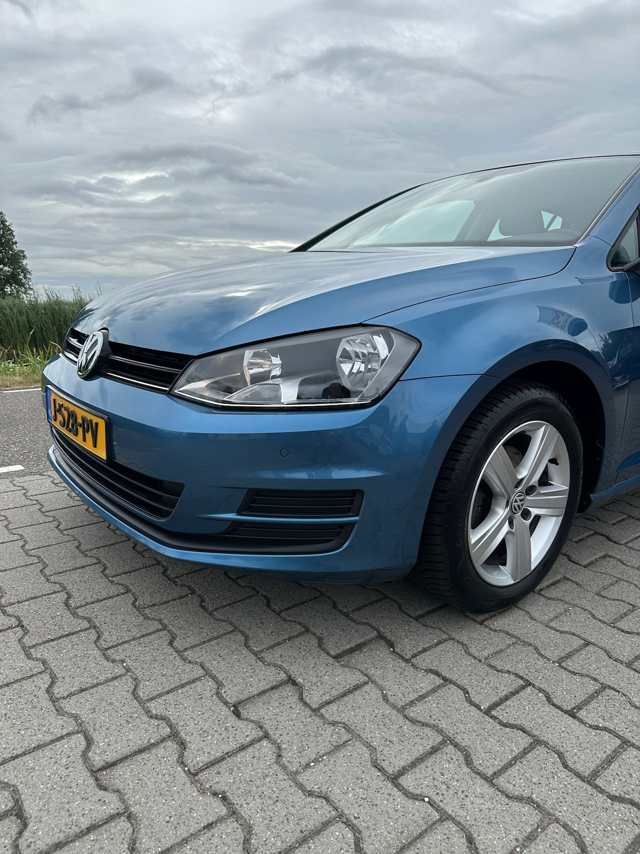 Volkswagen Golf - 1.2 TSI Navi, PDC, Bluetooth, Trekhaak