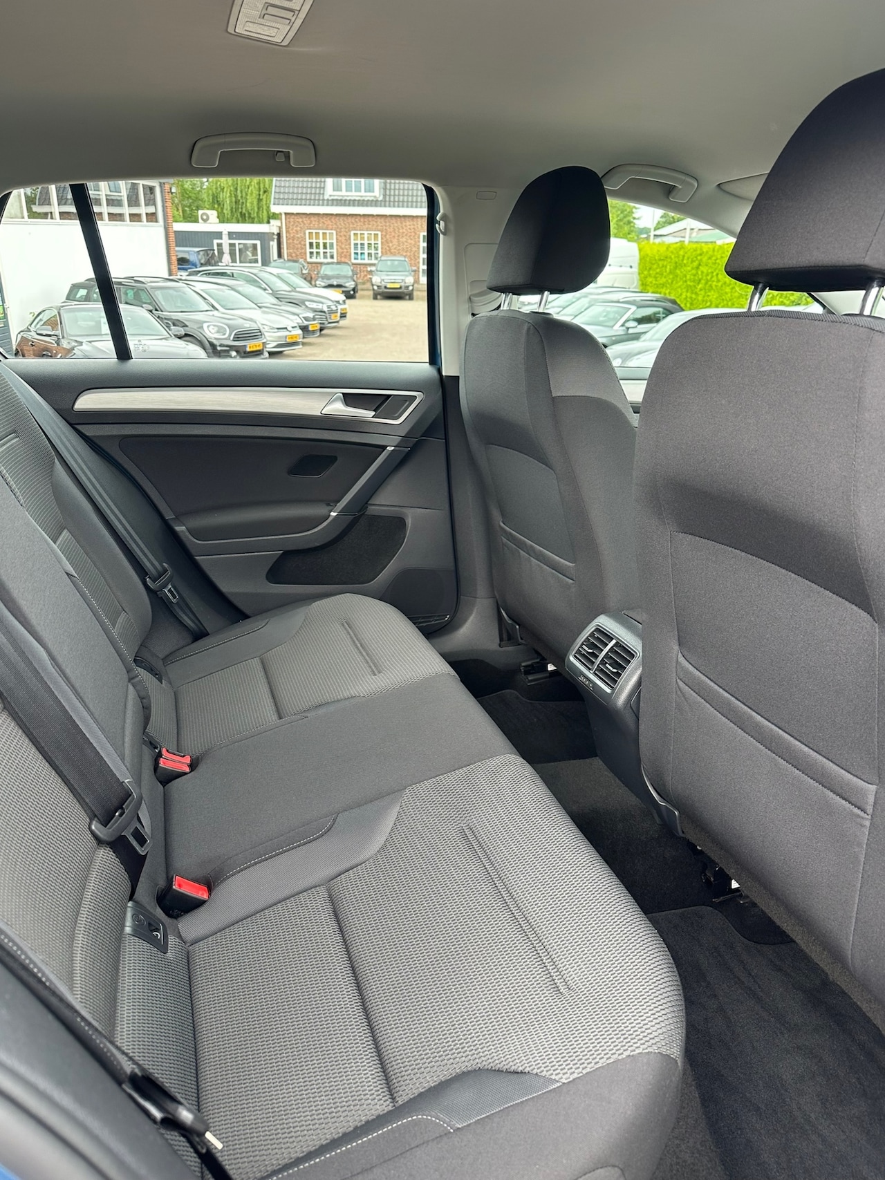 Volkswagen Golf - 1.2 TSI Navi, PDC, Bluetooth, Trekhaak