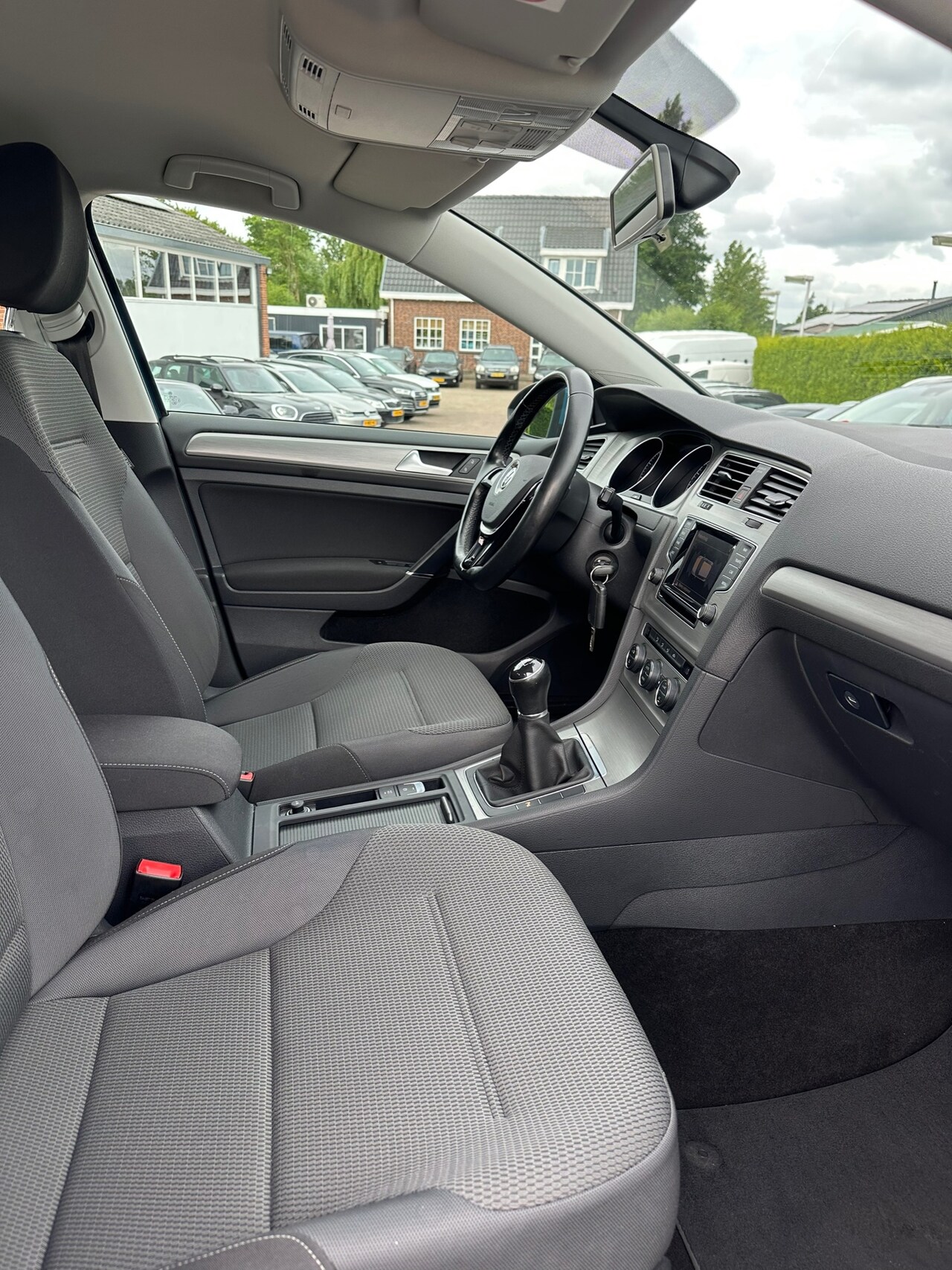 Volkswagen Golf - 1.2 TSI Navi, PDC, Bluetooth, Trekhaak
