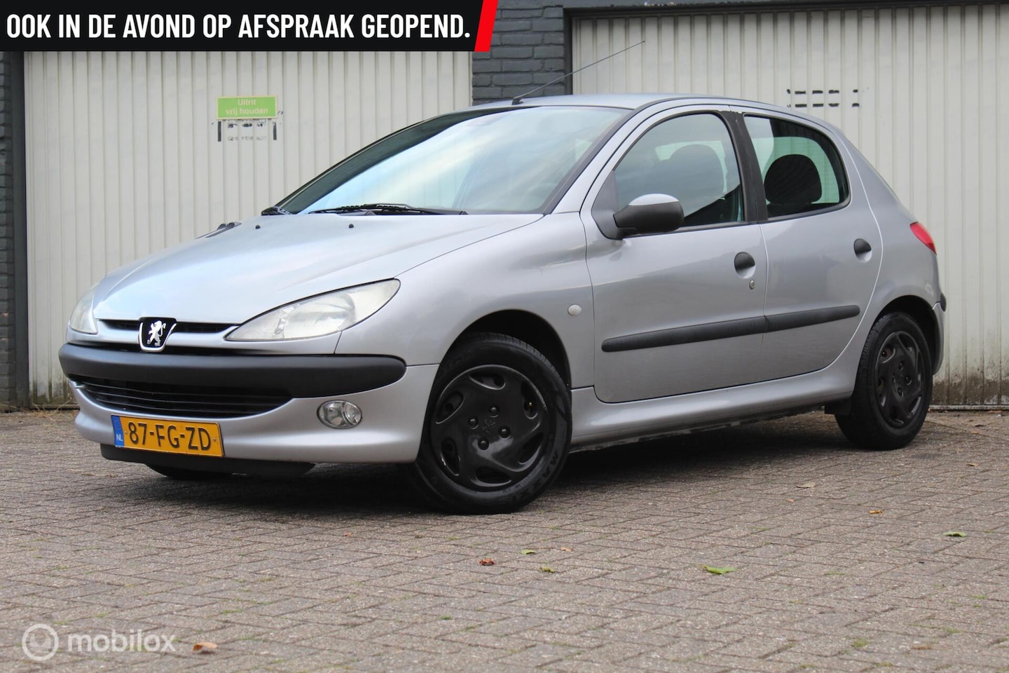 Peugeot 206 - 1.4 Gentry l APK l Airco l Cruise control l - AutoWereld.nl