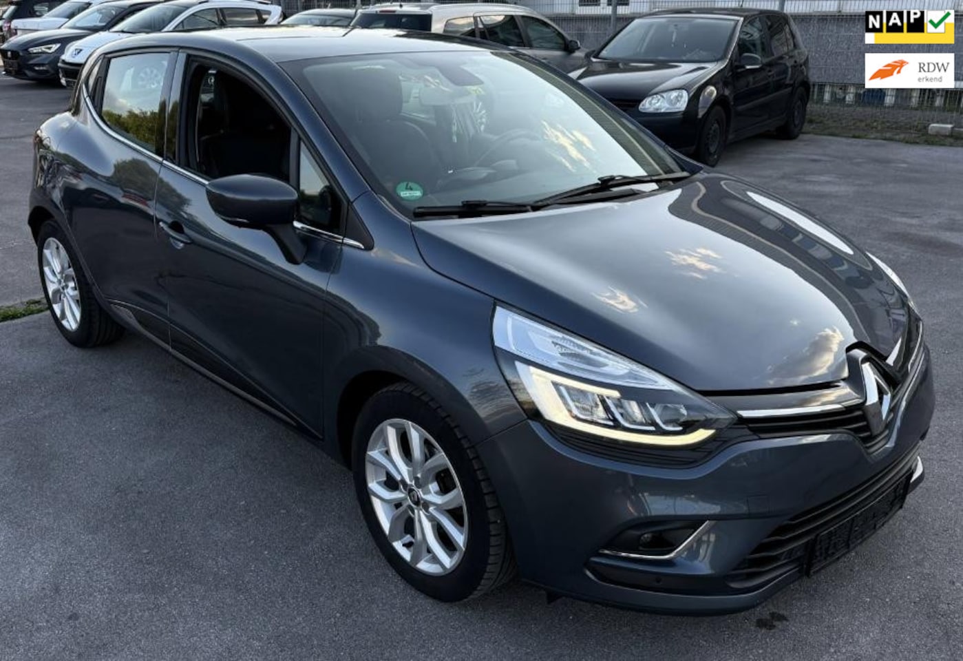 Renault Clio - 1.2 TCe Bose AUTOMAAT CAMERA NAVI CRUISE CTRL CLIMA - AutoWereld.nl