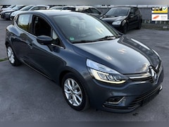 Renault Clio - 1.2 TCe Bose AUTOMAAT CAMERA NAVI CRUISE CTRL CLIMA