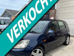 Ford Fiesta - 1.6-16V Futura NEW APK / AIRCO / NAP KM / TREKHAAK / ELECT. PAKKET / 2 X SLEUTEL / BOEKJES