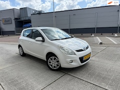 Hyundai i20 - 1.2i Plus Clima ApK 5 DR