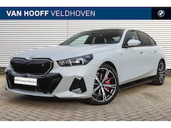 BMW i5 - eDrive40 M Sport / Panoramadak / Parking Assistant Plus / Stoelventilatie / Driving Assist