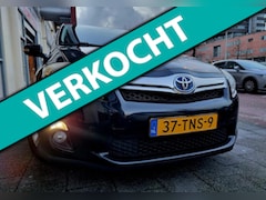 Toyota Auris - 1.8 Full Hybrid Navi *Zie tekst